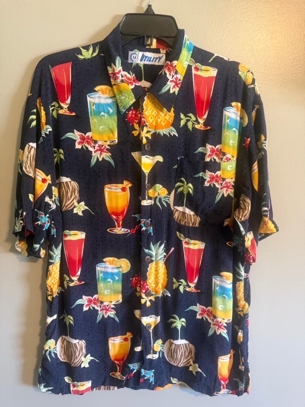 Utility Men’s Vintage Navy Tropical Cocktail Tiki Print Hawaiian Shirt Small